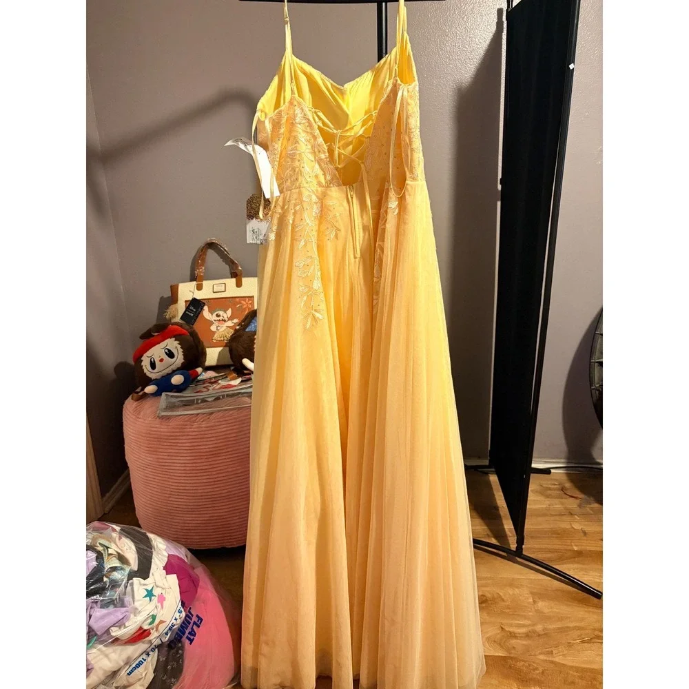 TLC Yes, Dress Embroidered Yellow Formal Gown Floral Bodice Flowy Skirt Sz 15/16